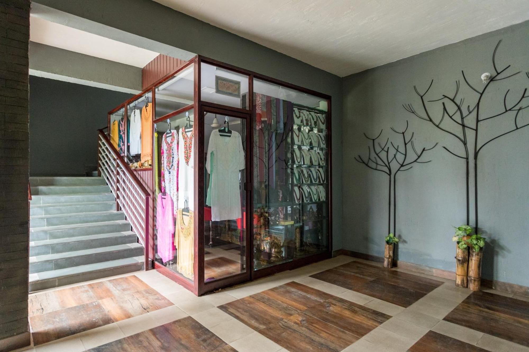 The Mountain Courtyard Thekkady Hotel Bagian luar foto