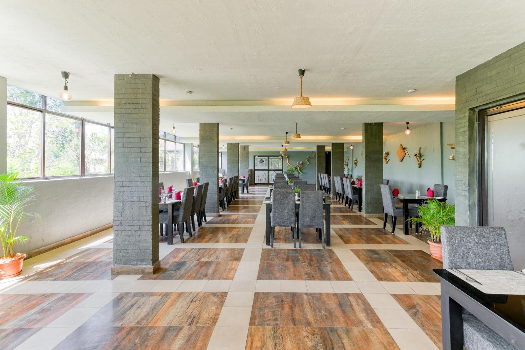 The Mountain Courtyard Thekkady Hotel Bagian luar foto