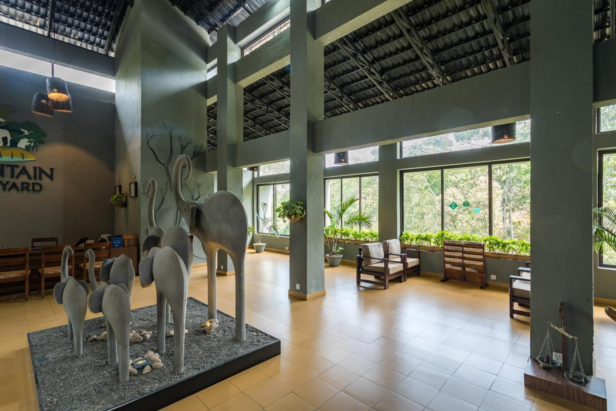 The Mountain Courtyard Thekkady Hotel Bagian luar foto