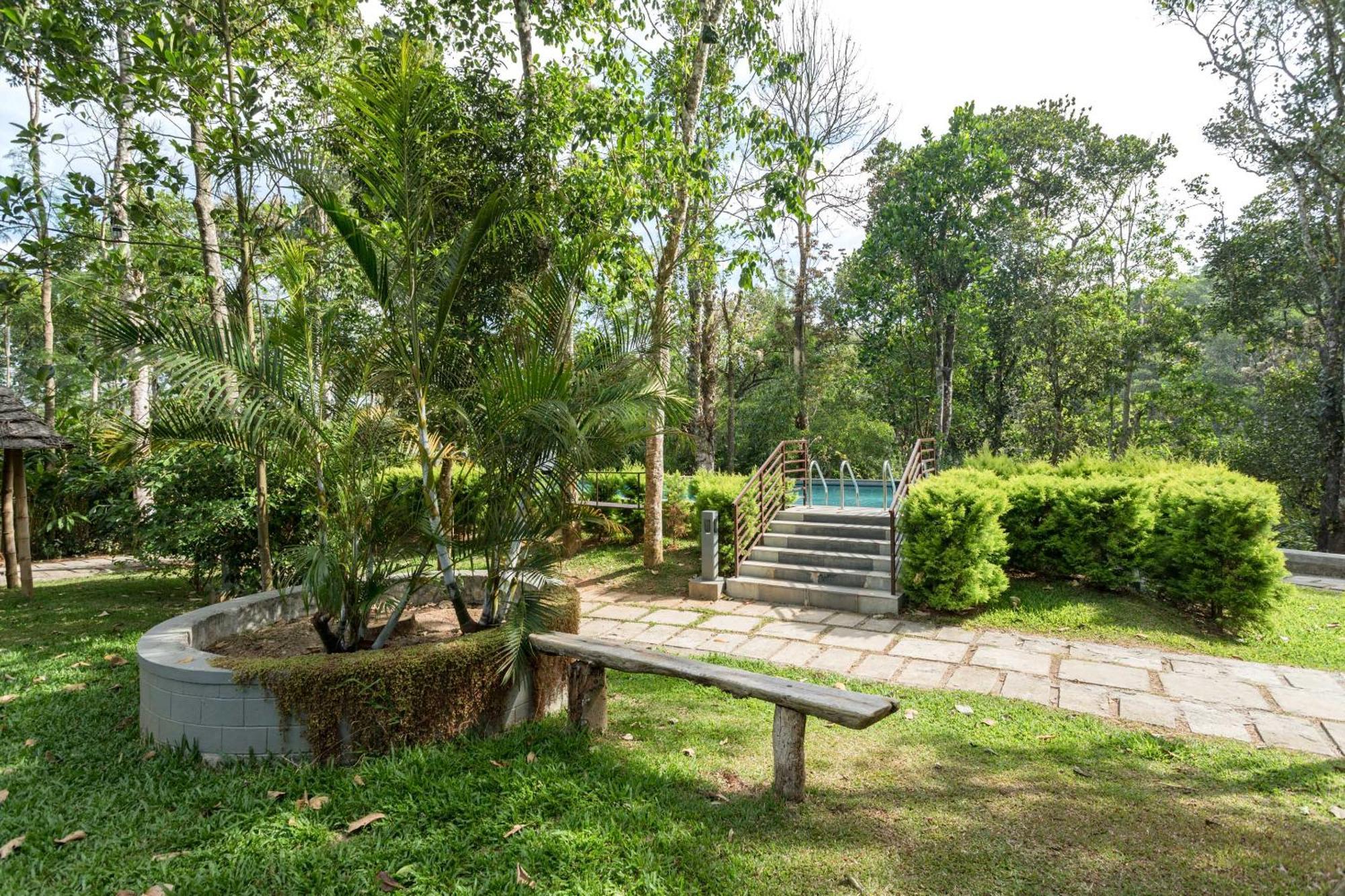The Mountain Courtyard Thekkady Hotel Bagian luar foto