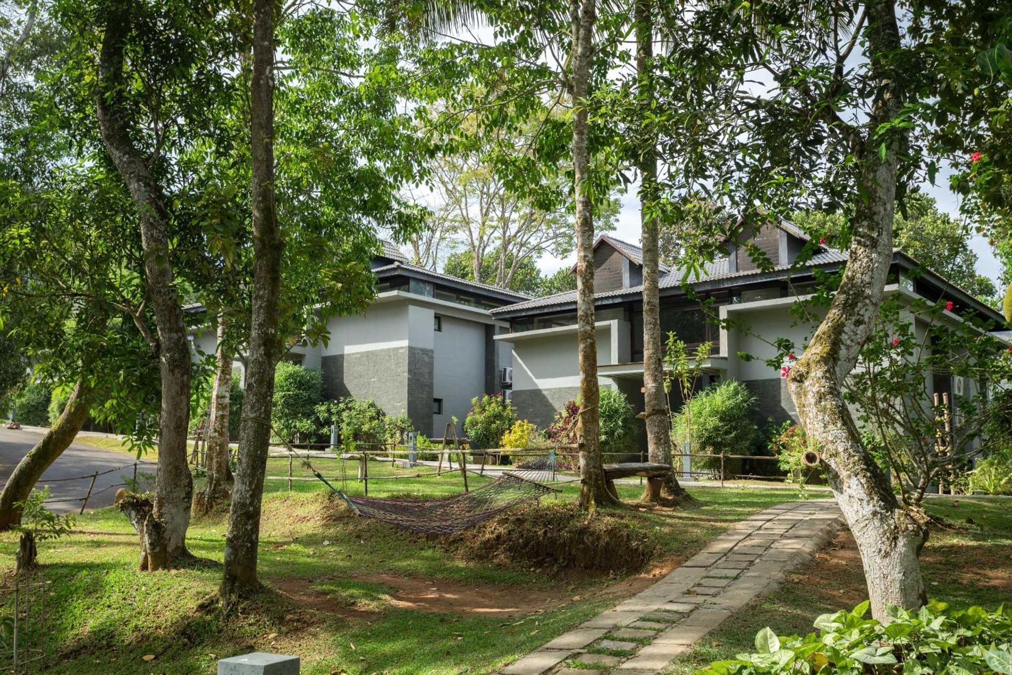 The Mountain Courtyard Thekkady Hotel Bagian luar foto