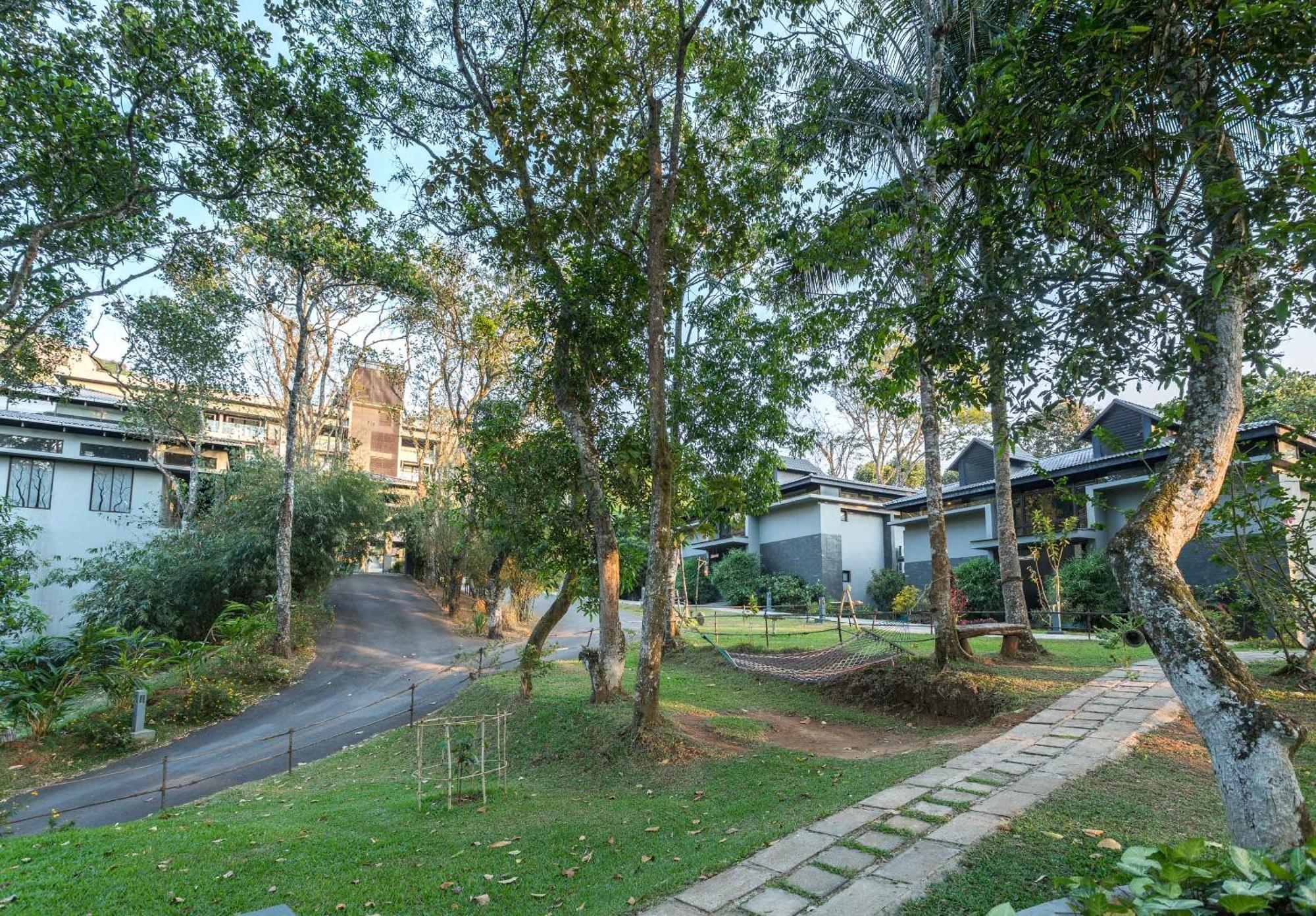 The Mountain Courtyard Thekkady Hotel Bagian luar foto